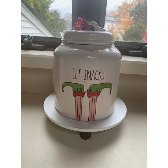 Rae Dunn Elf Snacks
Canister - Picture 4 of 4